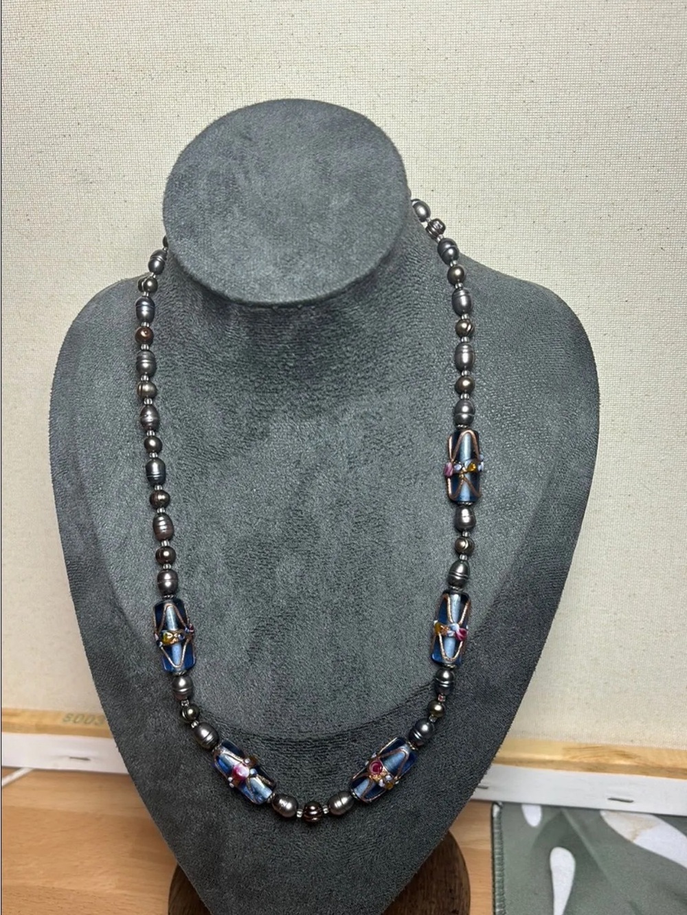 Vintage Freshwater cultured pearl and floral glass bead necklace